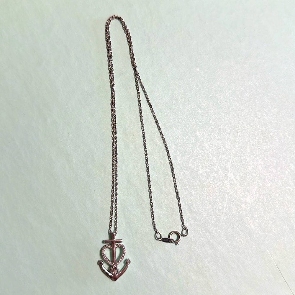Women’s silver anchor necklace